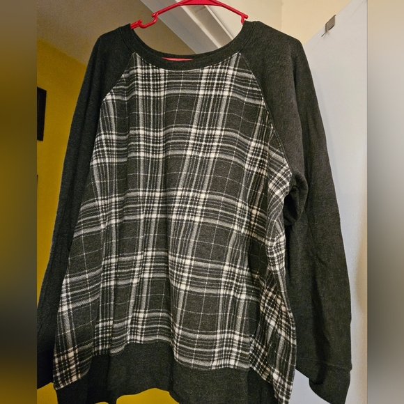 NWT TORRID 3X GREY PLAID SWEATSHIRT - Picture 1 of 1